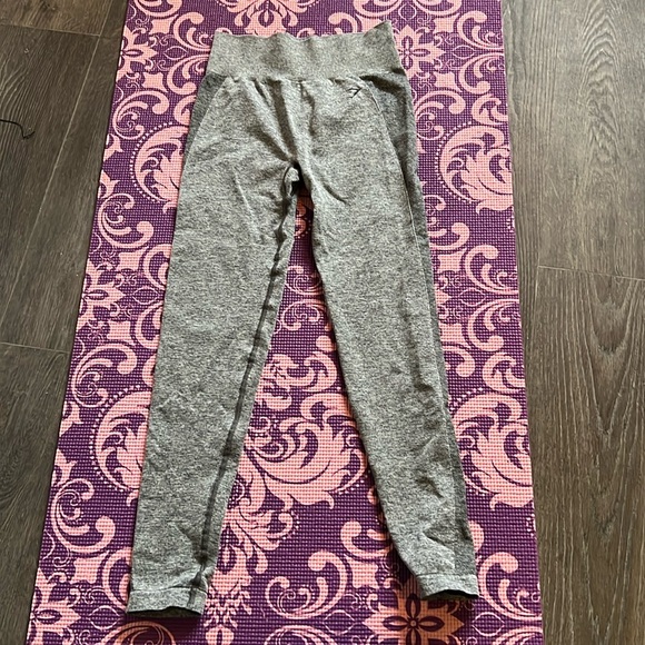 Gym shark pants - Picture 1 of 2